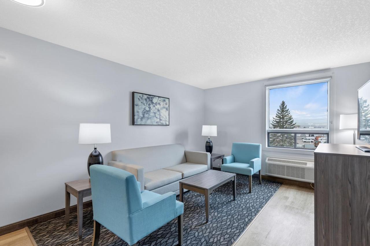 Emerald Hotel & Suites Calgary Airport المظهر الخارجي الصورة