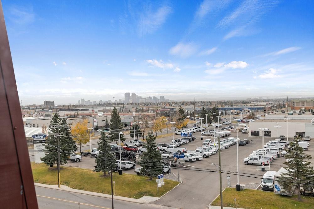 Emerald Hotel & Suites Calgary Airport المظهر الخارجي الصورة
