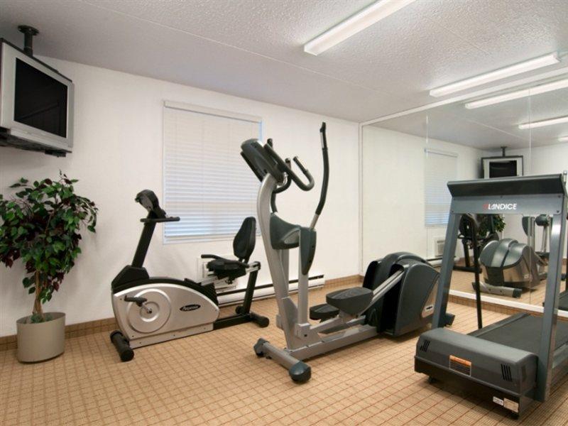 Emerald Hotel & Suites Calgary Airport المظهر الخارجي الصورة