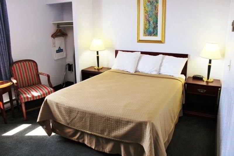 Emerald Hotel & Suites Calgary Airport المظهر الخارجي الصورة