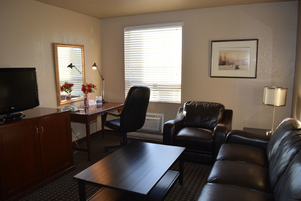 Emerald Hotel & Suites Calgary Airport المظهر الخارجي الصورة